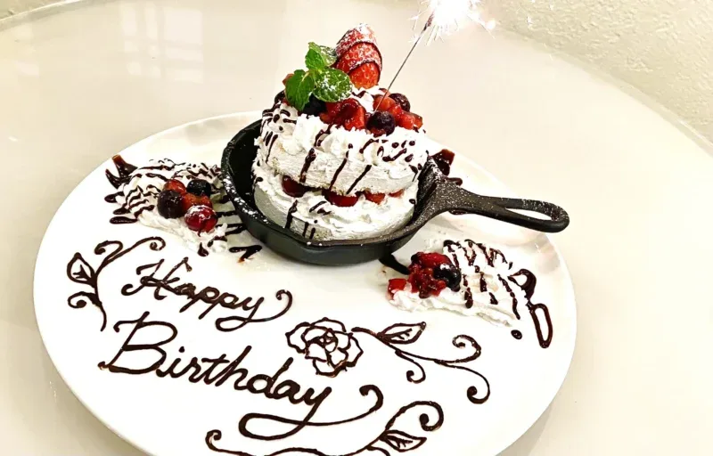 「渋谷ガーデンルーム3F」は、貸切に特化したおしゃれ個室居酒屋です!
貸切誕生日パーティーはお任せください!
無料ケーキも付いてくる!